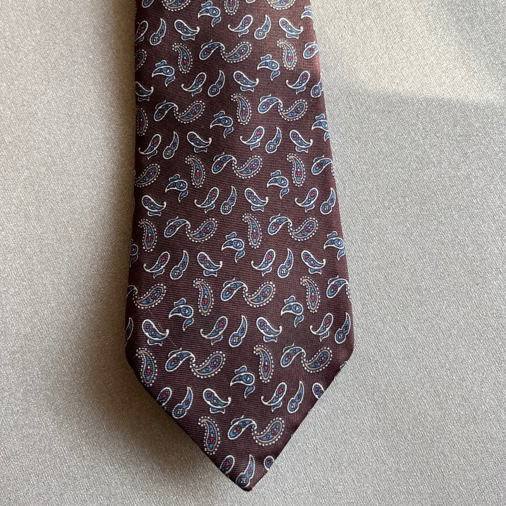 Oscar de la Renta Dark Brown Paisley Silk Tie